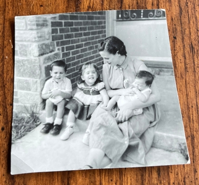 Mom2 with me and siblings in Baltimore, 1956 copy